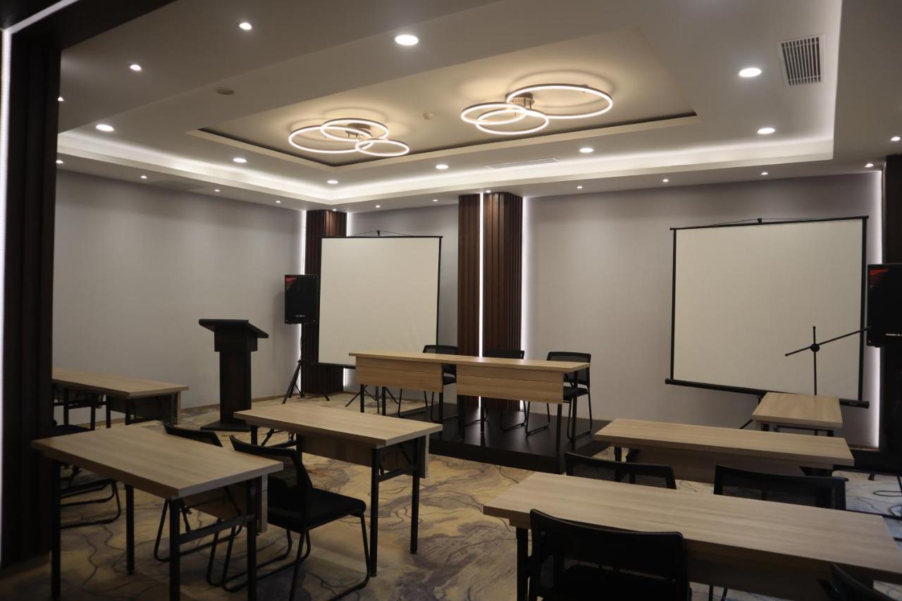Gaia Hotel Ternate Exterior photo